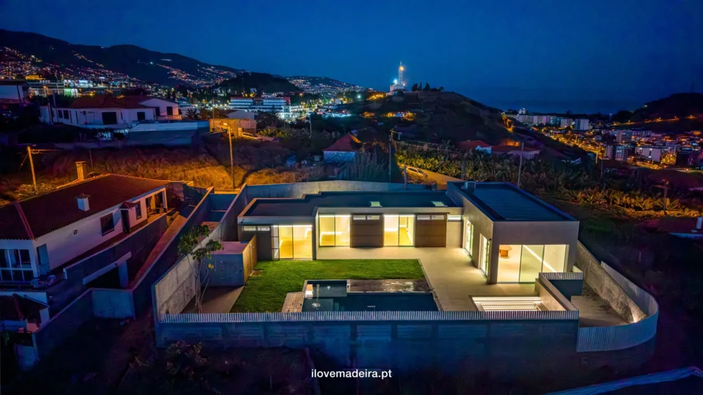 Villa Lumina, single storey villa with three suites and heated pool in São Martinho, photo 1