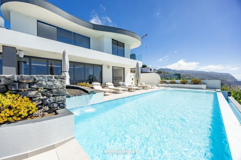 Villa Royale, six suite villa with pool and sea views in Ponta do Sol, photo 3