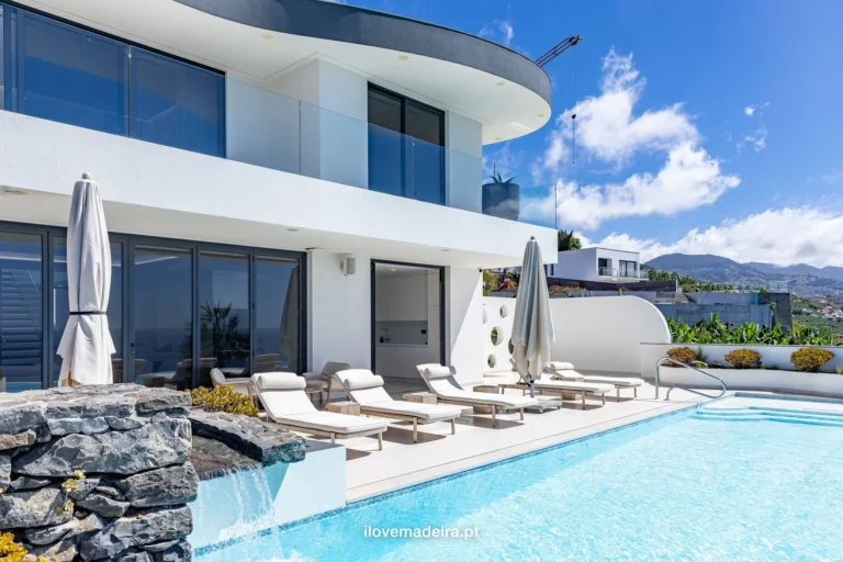 Villa Royale, six suite villa with pool and sea views in Ponta do Sol, photo 4